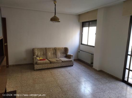  PISO EN VENTA PARA REFORMAR ZONA RUA DE LOS FRANCOS - ZAMORA 