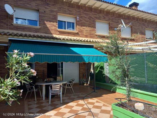 OPORTUNIDAD CHALET  PAREADO  EN ZONA RESIENCIAL DE MORA D´EBRE - TARRAGONA