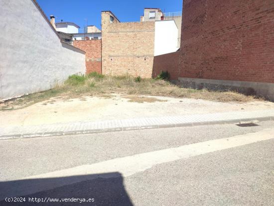 TERRENO URBANO A LA VENTA EN LA POBLACIÓN DE L´OLLERIA. - VALENCIA