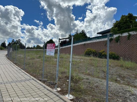 Se vende parcela de  627 m2, en el sector La Cumbre-Valladolid - VALLADOLID