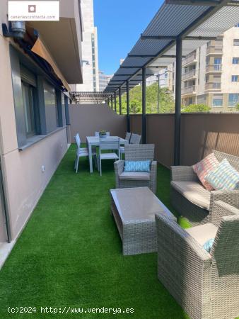 ALQUILER DE FÁNTASTICO PISO AMUEBLADO CON 75 M2 DE TERRAZA - SANTA CRUZ DE TENERIFE