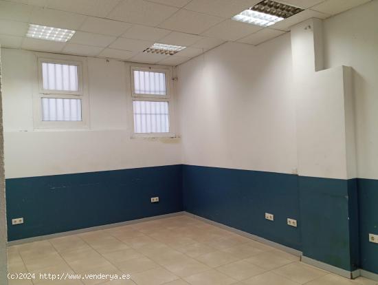 Local comercial en Igualada   zona Soledat) - BARCELONA