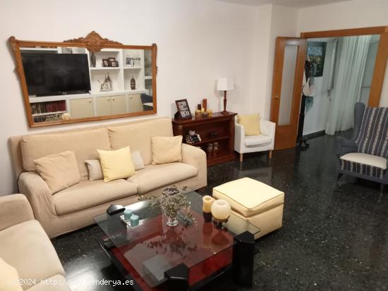 VIVIENDA DE CUATRO DORMITORIOS CON GARAJE Y TRASTERO EN VILLACERRADA. - ALBACETE