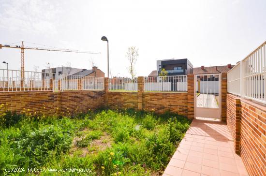 Urbis te ofrece un chalet adosado en venta en Villares de la Reina, Salamanca. - SALAMANCA