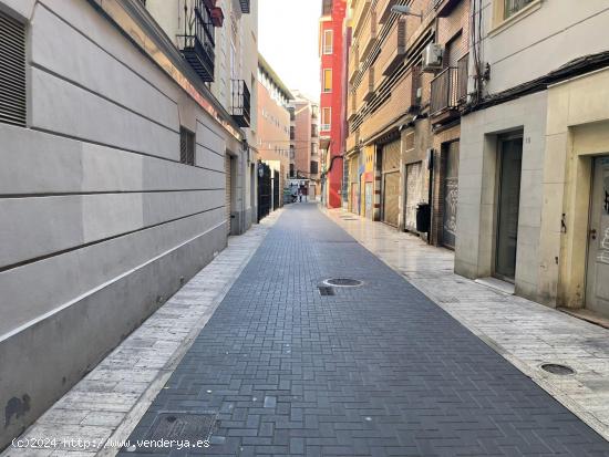 Plaza de garaje cerca de la catedral. - MURCIA