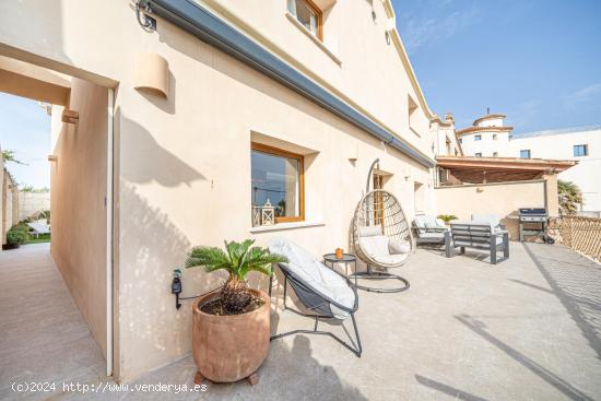 Casa con piscina en primera línea de mar en Cala Gamba - BALEARES