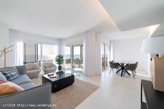 APARTAMENTO DE 2 DORM. DE NUEVA CONSTRUCCIÓN EN PRIMERA LINEA DE MAR - ALICANTE