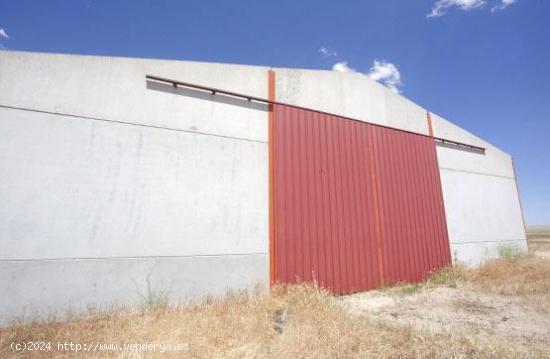  NAVE Y TERRENO RUSTICO EN PARADINAS DE SAN JUAN - SALAMANCA 