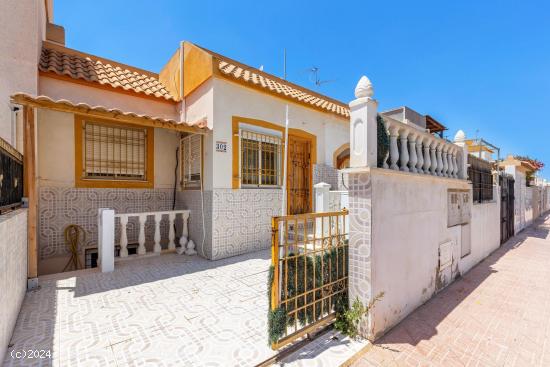  Bonito Bungalow con Solárium Privado - OPORTUNIDAD! - ALICANTE 