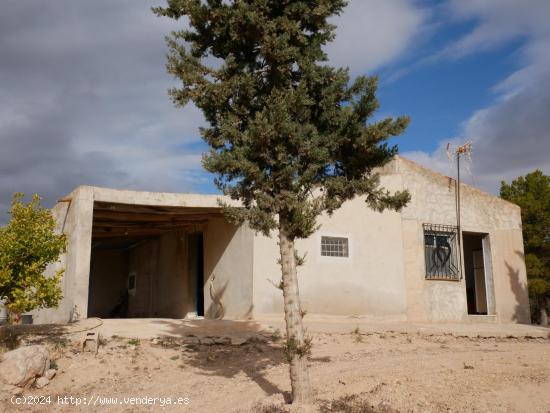  CASA CON TERRENO EN ZONA EL SALADO, ABANILLA - MURCIA 