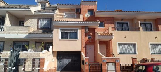 OPORTUNIDAD, SE VENDE ADOSADO EN SAN PEDRO DEL PINATAR - MURCIA