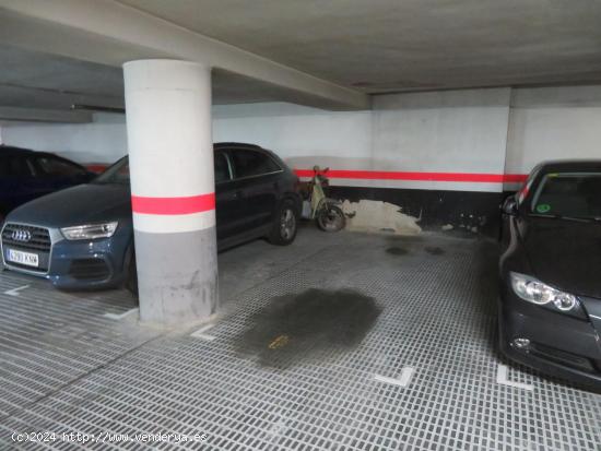 PLAZA DE PARKING EN VENTA EN LA AVENIDA MISTRAL - BARCELONA