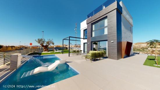 Chalet en Muchamiel (Campello) con vistas al GOLF BONALBA - ALICANTE