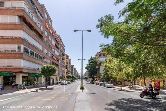 IDEAL INVERSIÓN JUNTO FACULTAD DE CIENCIAS - GRANADA