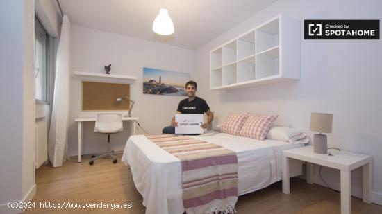 Se alquila habitación con llave independiente en piso compartido, Alcalá de Henares - MADRID