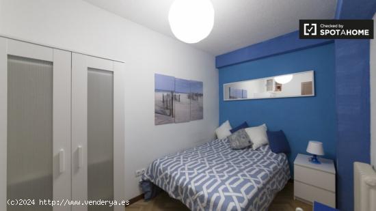 Habitación en piso de 6 dormitorios en Alcalá de Henares. - MADRID