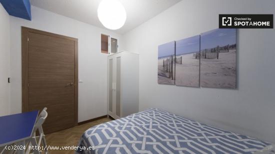 Habitación en piso de 6 dormitorios en Alcalá de Henares. - MADRID
