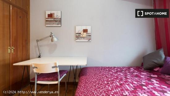 Maravillosa habitación en alquiler en apartamento de 6 dormitorios en Alcalá de Henares - MADRID