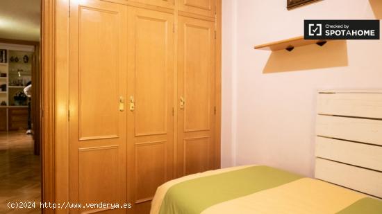 Bonita habitación en alquiler en apartamento de 3 dormitorios en Puente de Vallecas - MADRID