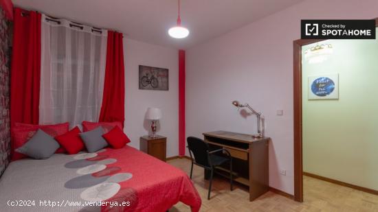 Cool room en alquiler en apartamento de 6 dormitorios, Alcalá de Henares - MADRID