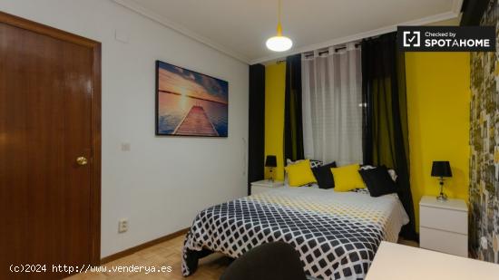Elegante habitación en alquiler en apartamento de 6 dormitorios, Alcalá de Henares - MADRID