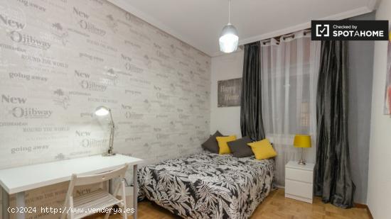 Preciosa habitación en alquiler en piso de 6 dormitorios, Alcalá de Henares - MADRID