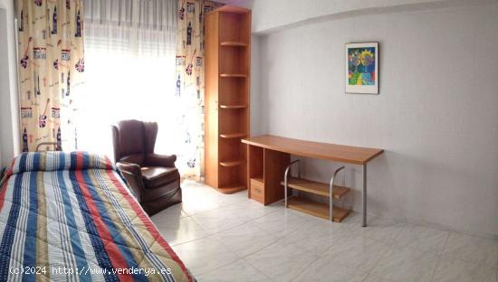  Habitación en piso compartido en Córdoba - CORDOBA 