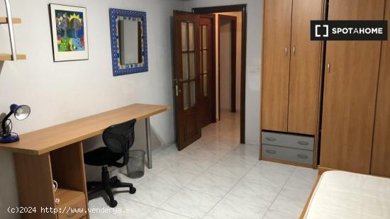 Habitación en piso compartido en Córdoba - CORDOBA