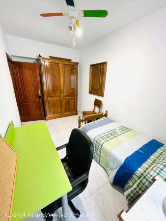 Habitación en piso compartido en Córdoba - CORDOBA