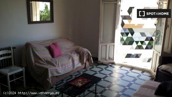 Habitación Doble en casa compartida en Sevilla - SEVILLA