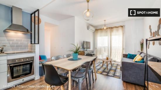 Apartamento céntrico de 2 dormitorios con aparcamiento y terraza, Málaga - MALAGA