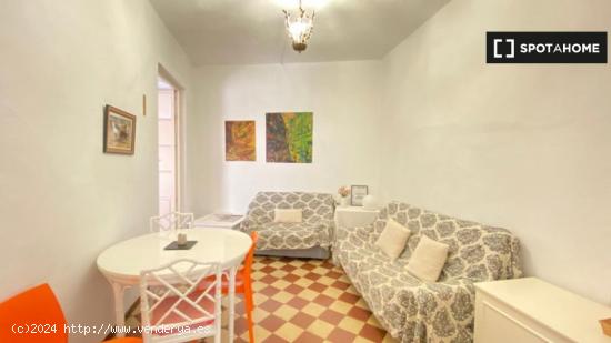 Habitación en piso de 4 dormitorios en Málaga - MALAGA