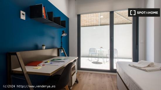 Se alquila habitación cerca de Campus Reina Mercedes, Sevilla - SEVILLA