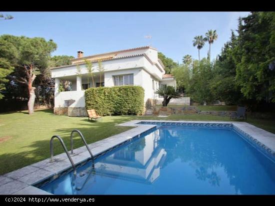  Villa de 5 dormitorios con piscina y jardín en Marbella - MALAGA 