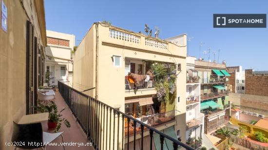 Habitación en piso compartido en barcelona. - BARCELONA