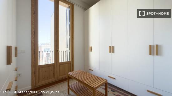 Habitación en piso compartido en barcelona. - BARCELONA