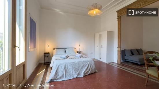 Habitación en piso compartido en barcelona. - BARCELONA