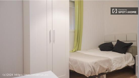 Habitaciones en apartamento de 5 dormitorios en Retiro - MADRID