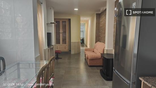 Dormitorio en piso compartido en Malvarrosa - VALENCIA