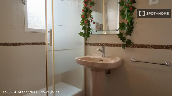 Apartamento completo de 2 dormitorios en Málaga - MALAGA