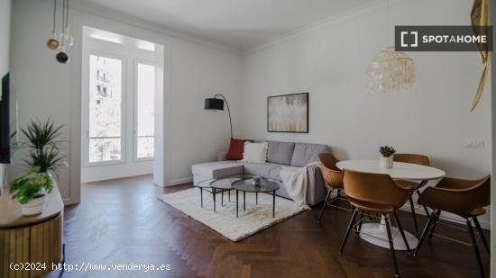 Apartamento entero de 2 dormitorios en Barcelona. - BARCELONA