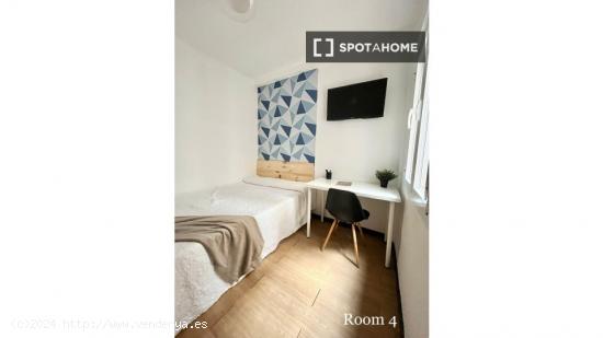 &quot Habitación luminosa con cama doble, TV 32' y WIFi, en piso con aire acondicionado ideal p