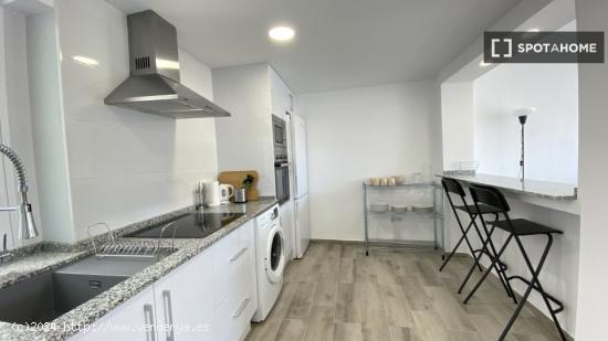 Apartamento de 2 dormitorios en alquiler en El Cabanyal - VALENCIA