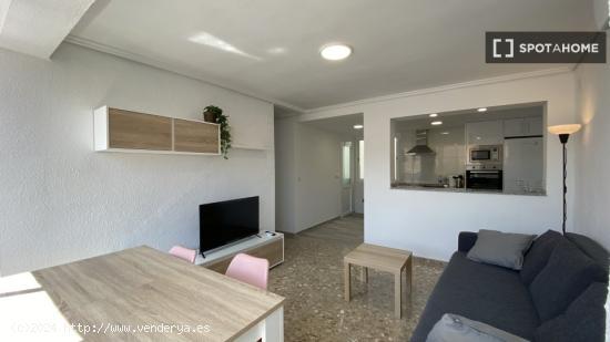 Apartamento de 2 dormitorios en alquiler en El Cabanyal - VALENCIA