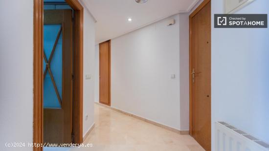 Apartamento de 2 dormitorios en alquiler en Quatre Carreres. - VALENCIA