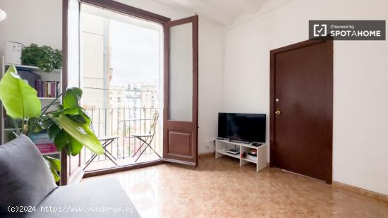 Habitaciones en alquiler en apartamento de 3 dormitorios en el raval. - BARCELONA