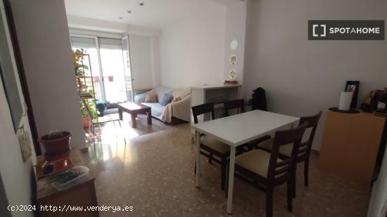 Se alquila habitación en piso en Extramurs - VALENCIA