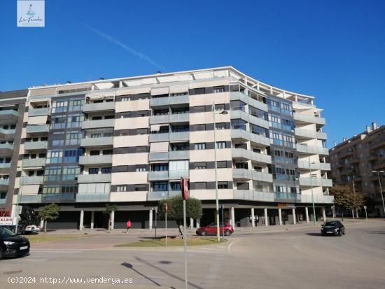 VENTA PLAZA DE PARKING EN AVENIDA JORGE LUIS BORGES (TEATINOS) - MALAGA