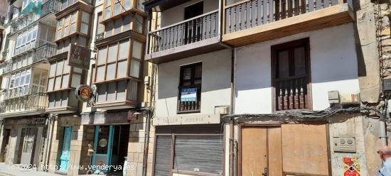 Se vende casa con local comercial en Ampuero - CANTABRIA