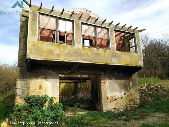 Se vende casa con terreno para reformar en Rasines - CANTABRIA